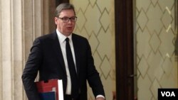 Predsednik Srbije Aleksandar Vučić dolazi na konferenciju medije (foto Fonet)