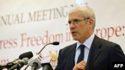 Predsednik Srbije Boris Tadic govori na godišnjoj skupstini Evropske federacije novinara, u hotelu "M" u Beogradu, 15. juna 2011.