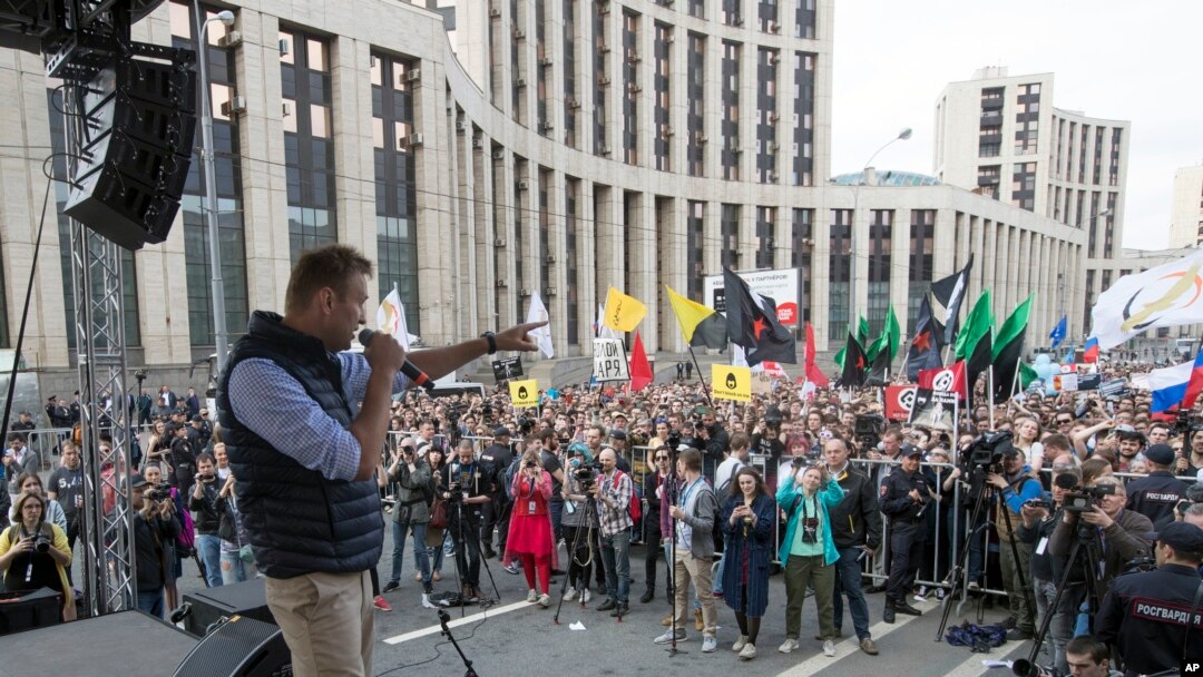 Алексей Навальный выступает на митинге протеста против ограничений свободы Интернета в России. Москва. 30 апреля, 2018 г. 