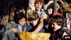 Scena iz filma "Gunisi" iz 1985. godine