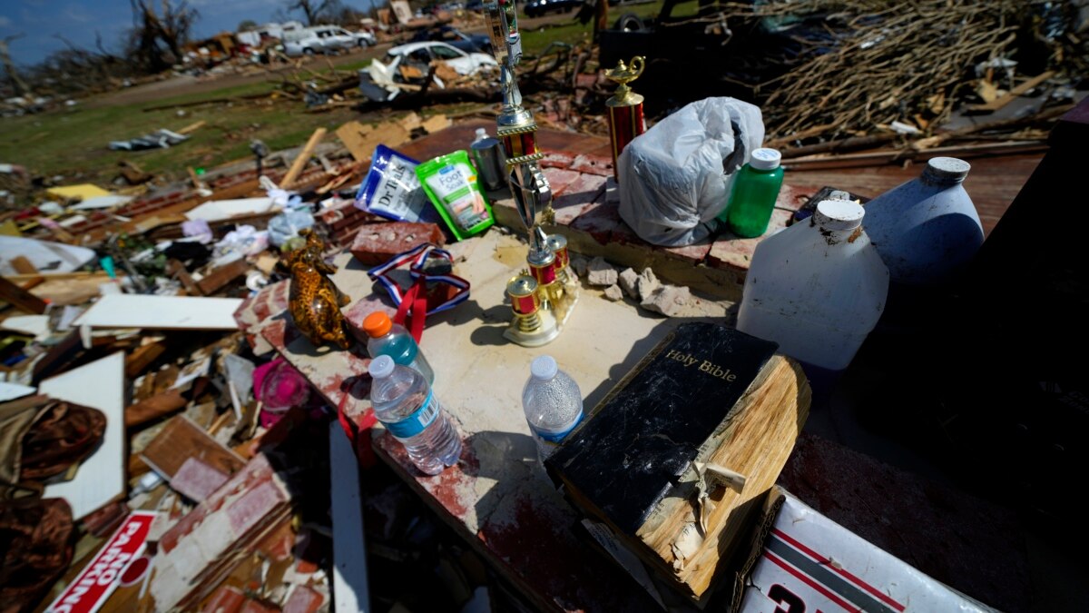 Posledice snažne oluje i tornada u Americi