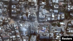 资料图片：2023年11月11日，卫星图像显示，位于加沙地带的希法医院。（路透社）