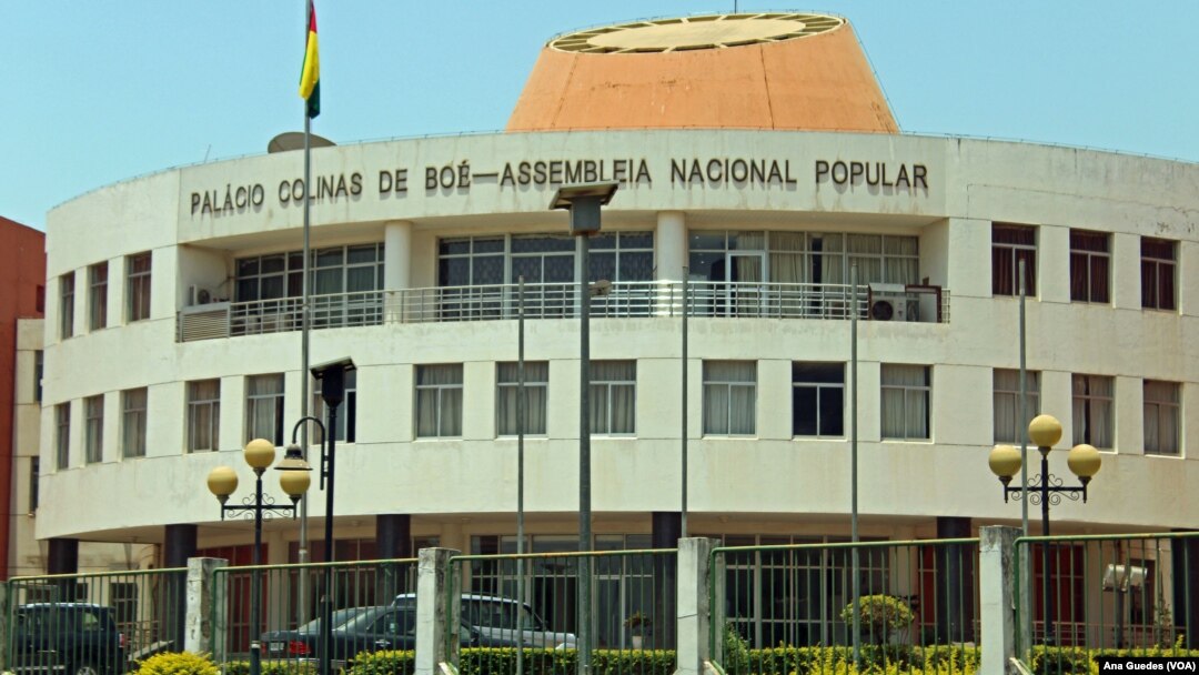 Alberto Nambeia acredita em conquistar maioria dos deputados