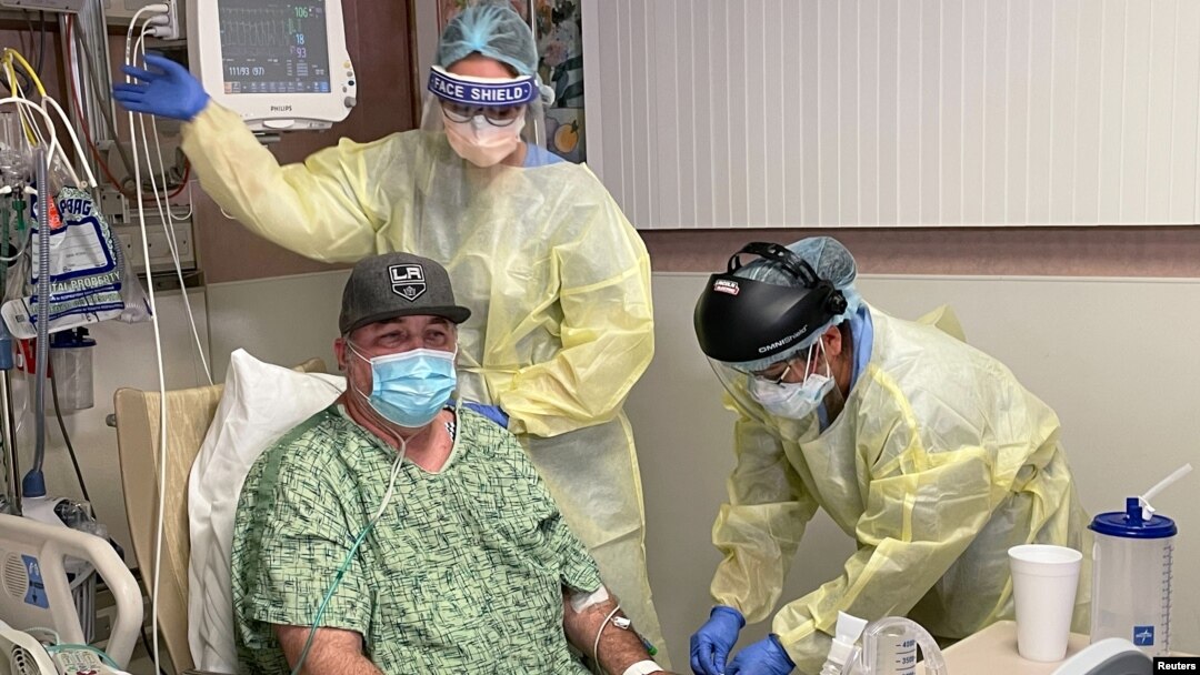 Brian Parisi (53 tahun) yang menderita COVID-19 dirawat di rumah sakit Orange, California (foto: dok). Sekitar 93% dari seluruh kasus baru virus corona di Amerika adalah varian delta.