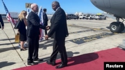İsrail’in Ben Gurion Havalimanı’na inen ABD Savuna Bakanı Austin’i İsrail Savunma Bakanı Yoav Gallant karşıladı.