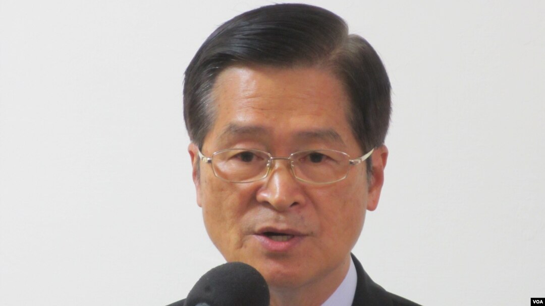 台灣國防部長嚴德發2020年10月7日在立法院接受媒體聯訪(美國之音張永泰拍攝)