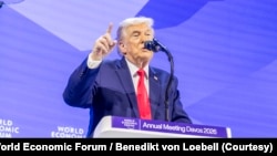 دونالد ترمپ، رییس جمهور ایالات متحدۀ امریکا، هنگام سخنرانی در مجمع جهانی اقتصاد در شهر داووس در سویس، ۲۱ جنوری ۲۰۲۶