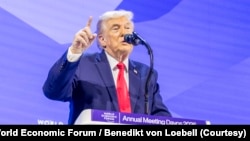 特朗普总统在达沃斯世界经济论坛年会发表演说。(2026年1月21日)