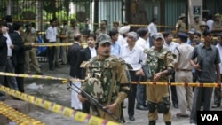 Polisi anti-teror India memeriksa lokasi serangan teror di New Delhi (7/9). AS hari ini memasukkan Mujahidin India ke dalam daftar organisasi teroris.