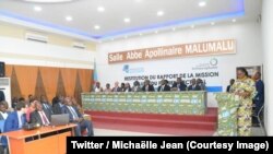 Séance de restitution des experts de l’Organisation internationale de la Francophonie (OIF) du rapport de l’audit du fichier électoral à Kinshasa, RDC, 26 mai 2018. (Twitter/ Michaëlle Jean‏)