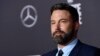 Ben Affleck sale de rehabilitación, dice que lucha con adicción al alcohol 