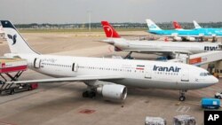 Pesawat Airbus A300 milik maskapai Iran Air di bandara Schiphol, Belanda (foto: ilustrasi).