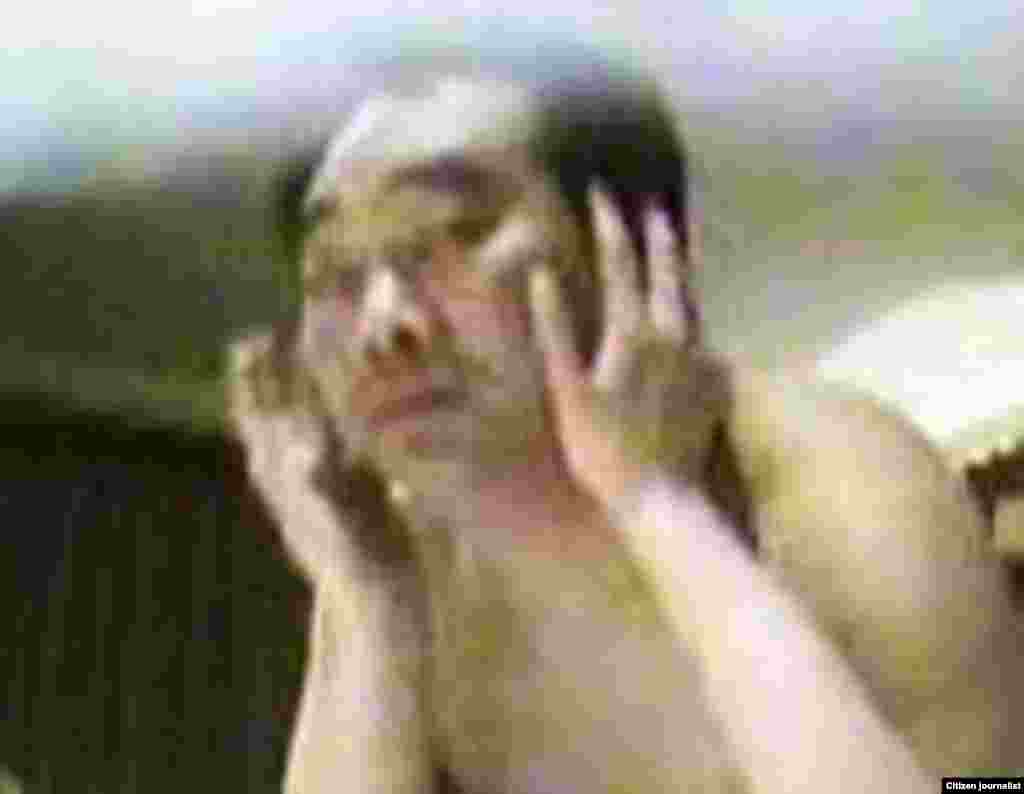 11月23日，在几年前与18岁情人偷情的不雅视频被民间曝光到网上后，中共重庆北碚区委书记雷政富被解职。雷书记不雅视频、&ldquo;微笑表哥&rdquo;杨达才等多起官员丑闻被民间曝光上网，凸显网络和微博的力量。（图像由人民监督网朱瑞峰提供）