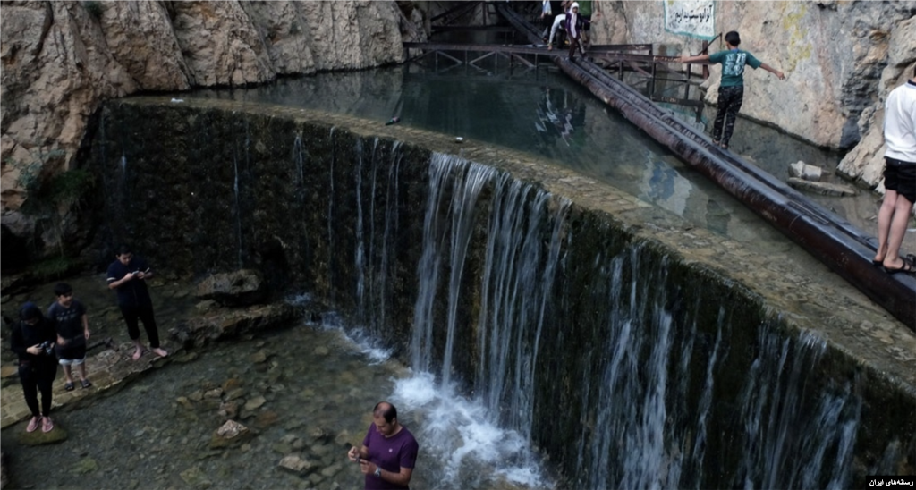 آبشار یاسوج، در روستای چنار قلعه و پل ساسانی در پاتاوه استان کهگیلویه و بویراحمد عکس: محمدرضا قاسمیان 