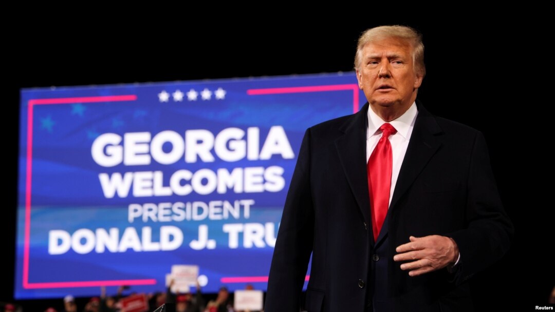 Donald Tramp, odlazeći američki predsednik, na skupu podrške senatorima Dejvidu Perdjuu i Keli Lefer u državi Džordžija uoči januarskih izbora (Foto: REUTERS/Jonathan Ernst)