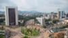 Une vue générale du centre-ville de Yaoundé, le 22 novembre 2019 avant un sommet extraordinaire de la Communauté économique et monétaire de l'Afrique centrale (CEMAC) à Yaoundé, la capitale du Cameroun. (Photo COLIN DELFOSSE / AFP)