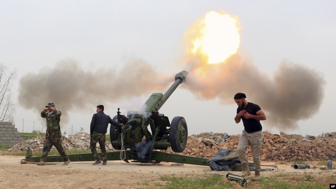 Pasukan Irak menggempur posisi militan ISIS di Mosul (26/3). Kelompok teror ISIS makin terdesak dan mengalami kemunduran.