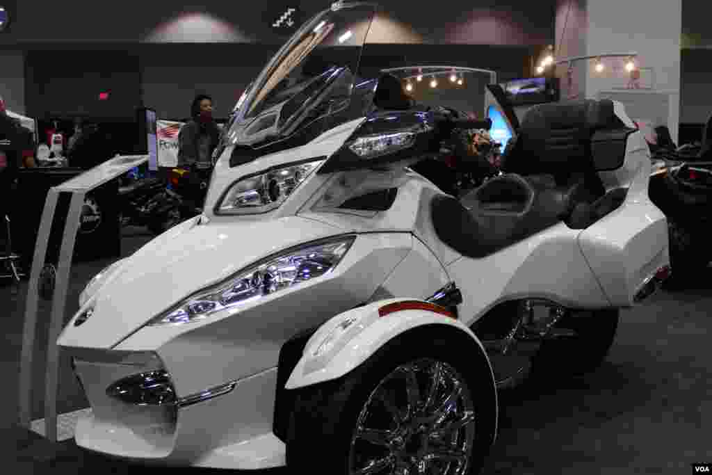 موتورسیکلت های سه چرخه Can-Am