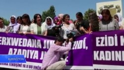 Dayikên Êzîdî yên Çav bi Hêstir li benda Zarokên Xwe Ne