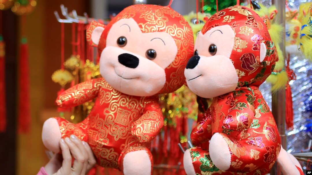 Tôi nghĩ năm Bính Thân 2016 là một năm bận rộn cho gia đình nhà Táo, vì không biết phải viết bao nhiêu sớ, dùng hết bao nhiêu cuộn giấy và lọ mực để giải bày hết trăm sự cay đắng ở trần gian. (Ảnh minh họa)