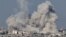 가자지구 남부에서 8일 연기가 솟아오르고 있다.