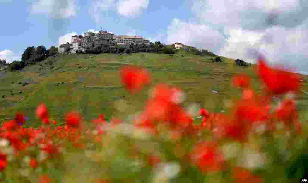 تصویری از روستای کوچک کاستلوچیو در مرکز ایتالیا 