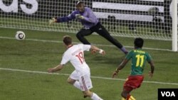 Camerún fue en todo tiempo superior a Dinamarca, pero los africanos no lograron concretar sus jugadas de gol, Dinamarca si lo hizo.