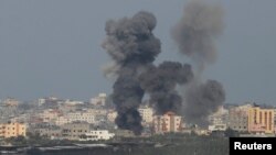 Serangan udara Israel di Jalur Gaza, Minggu (13/7).