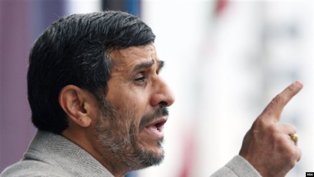 Presiden Iran Mahmoud Ahmadinejad tampil dalam waancara dengan televisi pemerintah setempat.