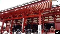 Visitors to Senso-ji in Asakusa tourism district, Tokyo