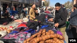 برنامهٔ جهانی غذای سازمان ملل متحد در گزارش تفصیلی خود از وضعیت بازارهای افغانستان در هفته دوم اپریل ۲۰۲۶، تصریح می‌کند که ثبات نسبی در نرخ اسعار و قیمت برخی کالاها نتوانسته است فشارهای ناشی از تغییر مسیرهای تجاری و کاهش قدرت خرید مردم را جبران کند. عکس- آرشیف