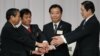 Nhật Bản giữ lại Thủ tướng giữa bối cảnh chính trị đang biến chuyển