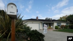 Foto de la casa donde creció Steve Jobs, en Los Altos, California.