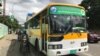 The city bus stops for traffic on Preah Monivong Boulevard, Phnom Penh, Cambodia, July 28, 2017. (Hing Socheata/VOA Khmer)