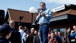 El precandidato republicano Ted Cruz se encuentra en plena campaña en Wisconsin y reta a Donald Trump para participar en un debate conjunto antes de las primarias. 