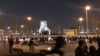 Polisi anti huru-hara Iran berjaga saat para pengunjuk rasa berkumpul di Lapangan Azadi, Teheran, 11 Januari 2020. 