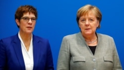 Almanya Savunma Bakanı Kramp-Karrenbauer ve Başbakan Angela Merkel
