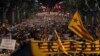 Miles protestan en Barcelona contra el gobierno español