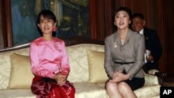ျမန္မာ့ဒီမိုကေရစီေခါင္းေဆာင္ ေဒၚေအာင္ဆန္းစုၾကည္နဲ႔ ထိုင္းဝန္ႀကီးခ်ဳပ္ ယင္းလပ္ရွင္နာဝပ္