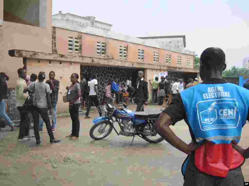 Election Day 5 DRC Kinshasa 28 novembre 2011 NICOLAS PINAULT VOA