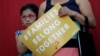Senadores de EE.UU. piden fin de separación de familias en la frontera