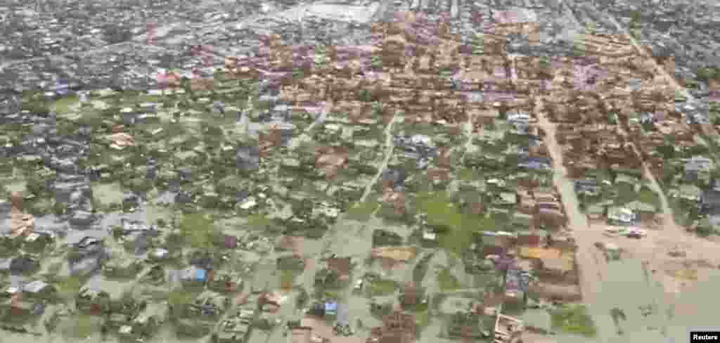 Imagens aéreas da cidade da Beira depois da passagem do ciclone Idai, Moçambique, 17 de Março, 2019. Esta imagem foi tirada de um video das redes sociais a 18 de Março, 2019. (International Federation Of Red Cross And Red Crescent Societies)