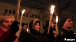 Акция протеста против планов по установке статуи в честь Балинта Хомана. Венгрия, 13 декабря 2015.