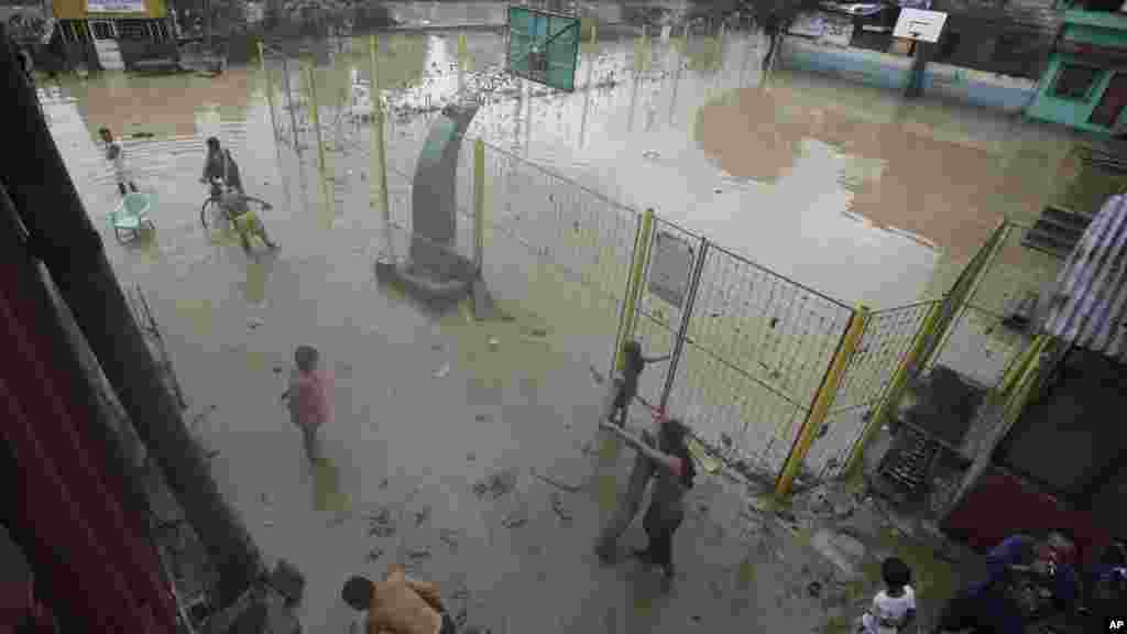 Tropical Storm Fung-Wong that brought torrential monsoon rains which flooded much of the Philippine capital gained strength and battered the country's northernmost provinces Saturday with heavy downpours and strong winds. Residents continue to be inundate