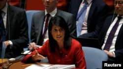 Đại sứ Mỹ tại Liên Hiệp Quốc Nikki Haley phát biểu trước Hội đồng Bảo an trong một cuộc họp tại trụ sở Liên Hiệp Quốc ở thành phố New York, Mỹ, ngày 5 tháng 7, 2017.