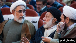رسول منتجب نیا (چپ) در کنار هادی خامنهای برادر آیت الله علی خامنهای