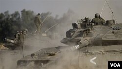 Sebuah tank Israel di perbatasan Israel dengan Jalur Gaza.