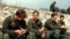 1983년 3월 팀스피리트 훈련 중 휴식하는 미군 병사들.