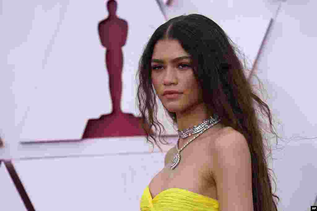 Zendaya à chegada dos Oscars