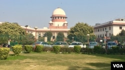 India's Supreme Court is hearing a petition by a Muslim woman who says the practice of "triple talaq" or instant divorce is unconstitutional. (A. Pasricha/VOA)